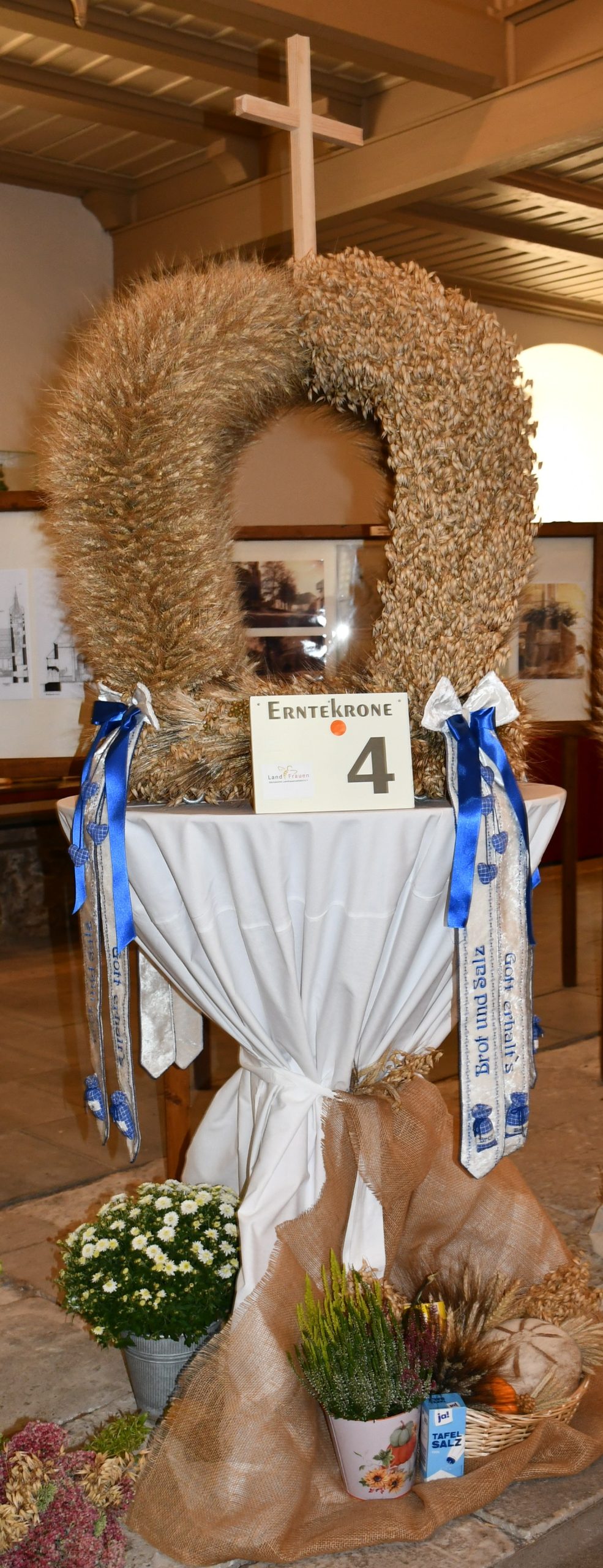 Erste Platz Krone - Landfrauenortsverein Beerendorf